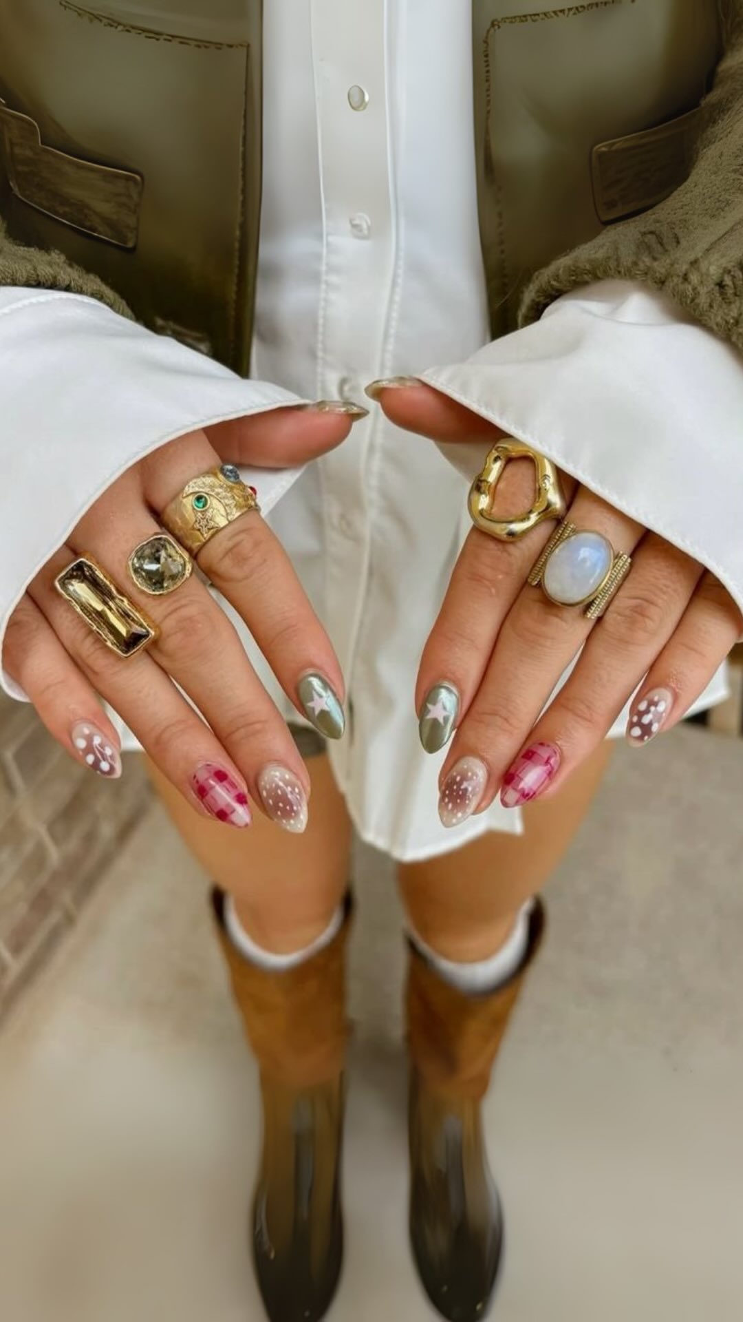 En Felinas creemos que el nail art no tiene límites. Desde diseños minimalistas hasta los más creativos y atrevidos, aquí transformamos tus uñas en un lienzo único.

Usamos productos profesionales, técnicas actuales y un equipo que siempre está listo para llevar a la realidad cualquier idea que tengas 💅🏼

Si buscas nail art en Alicante, diseños personalizados y uñas que hablen de ti… Felinas es tu lugar 🫶🏼

#Felinas #EntreFelinas #DejaHuella #EstiloconAlma #playadesanjuan #manicura #pedicura #uñas #manicuraalicante #nailart #nails #alicante