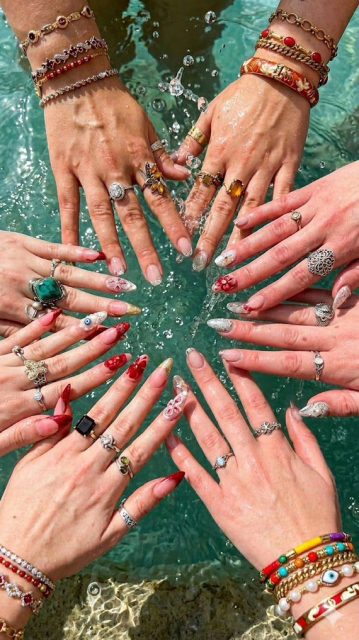 Seas la felina que seas, aquí siempre tendrás la puerta abierta para cuidarte y mimarte 💚

Consulta nuestros servicios para saber cuál se adapta mejor a tus uñas y a tu piel.

Te esperamos en nuestro centro 💅🏼